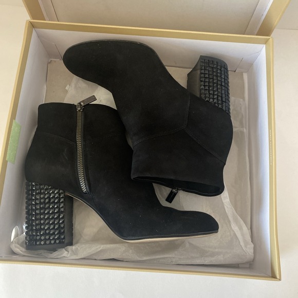 Michael Kors Black Suede Arabella Ankle Boots Zip Booties Studded Heels Size 9.5 - Picture 3 of 14